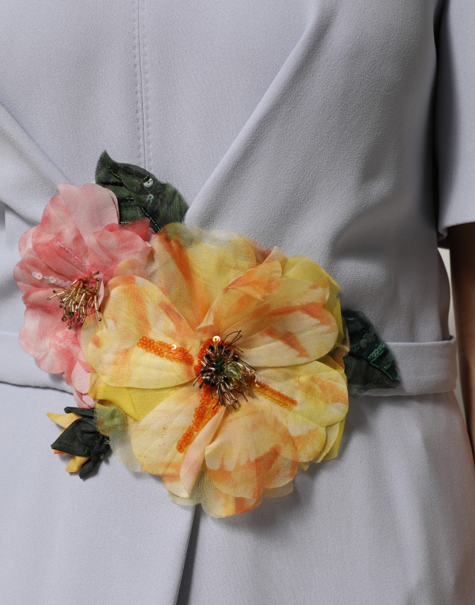 Dolce &amp; Gabbana Ljusblå Viskosblandad Klänning med Blommig Applikation