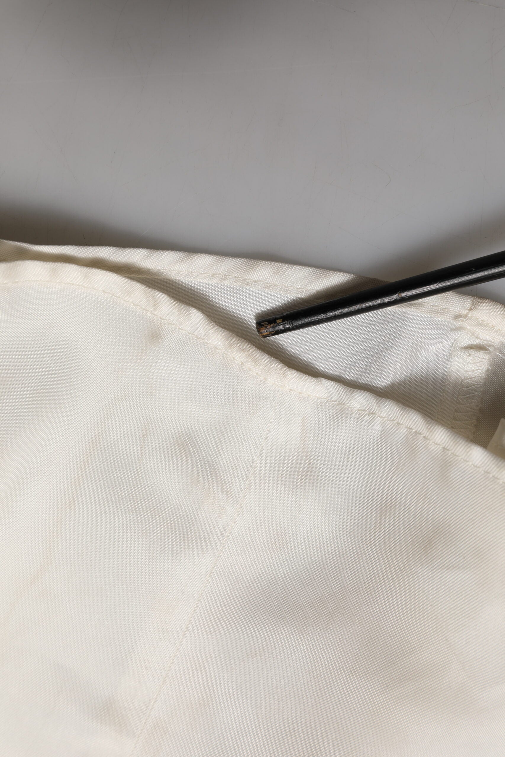 L'Autre Chose Ivory White ärmlös Maxi Cupro Viscose Klänning