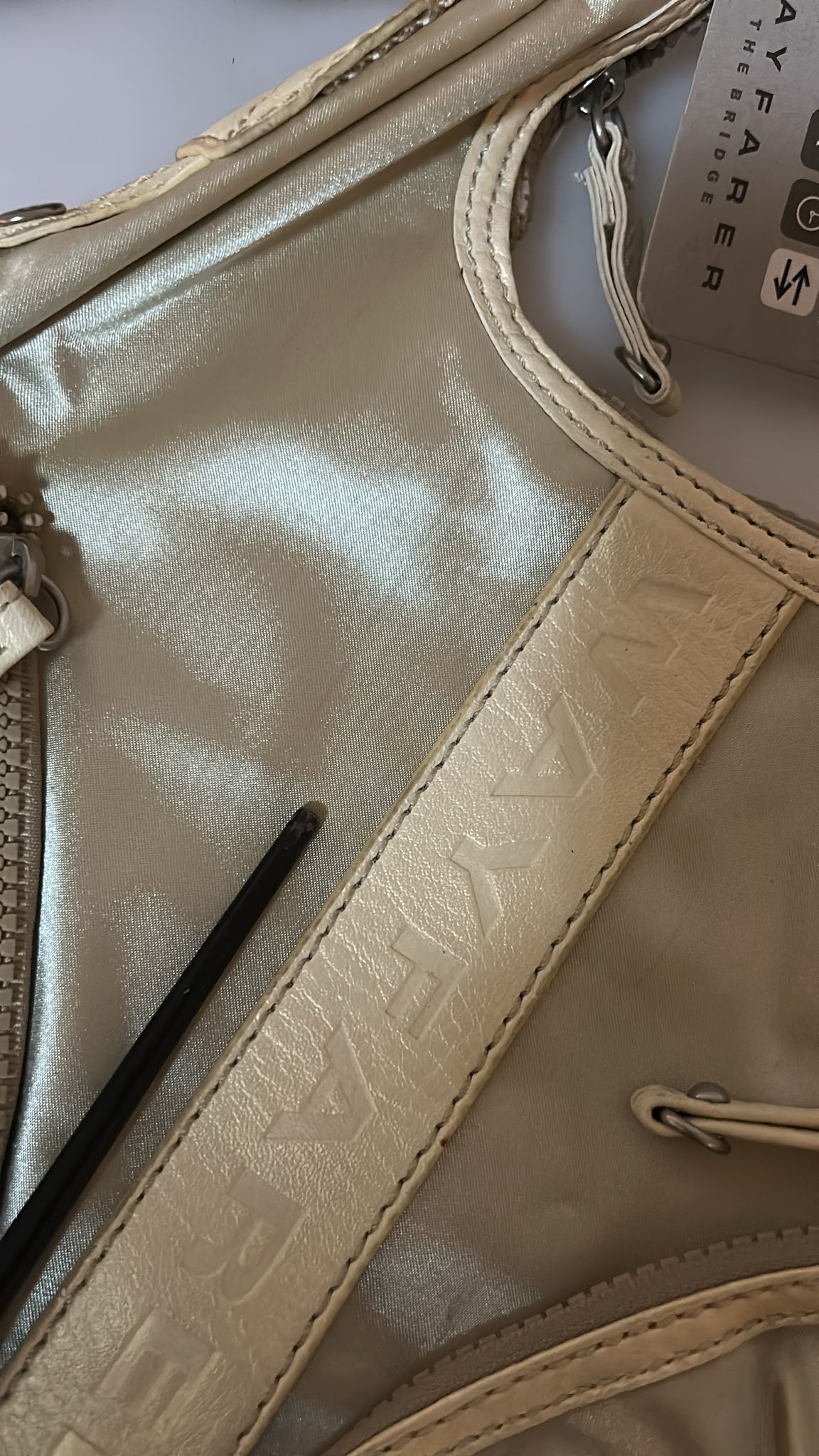WAYFARER Chic hvid stof skuldertaske - perfekt til enhver lejlighed