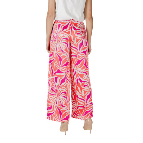 Kun flerfarvede fritidsbukser i genbrugspolyester