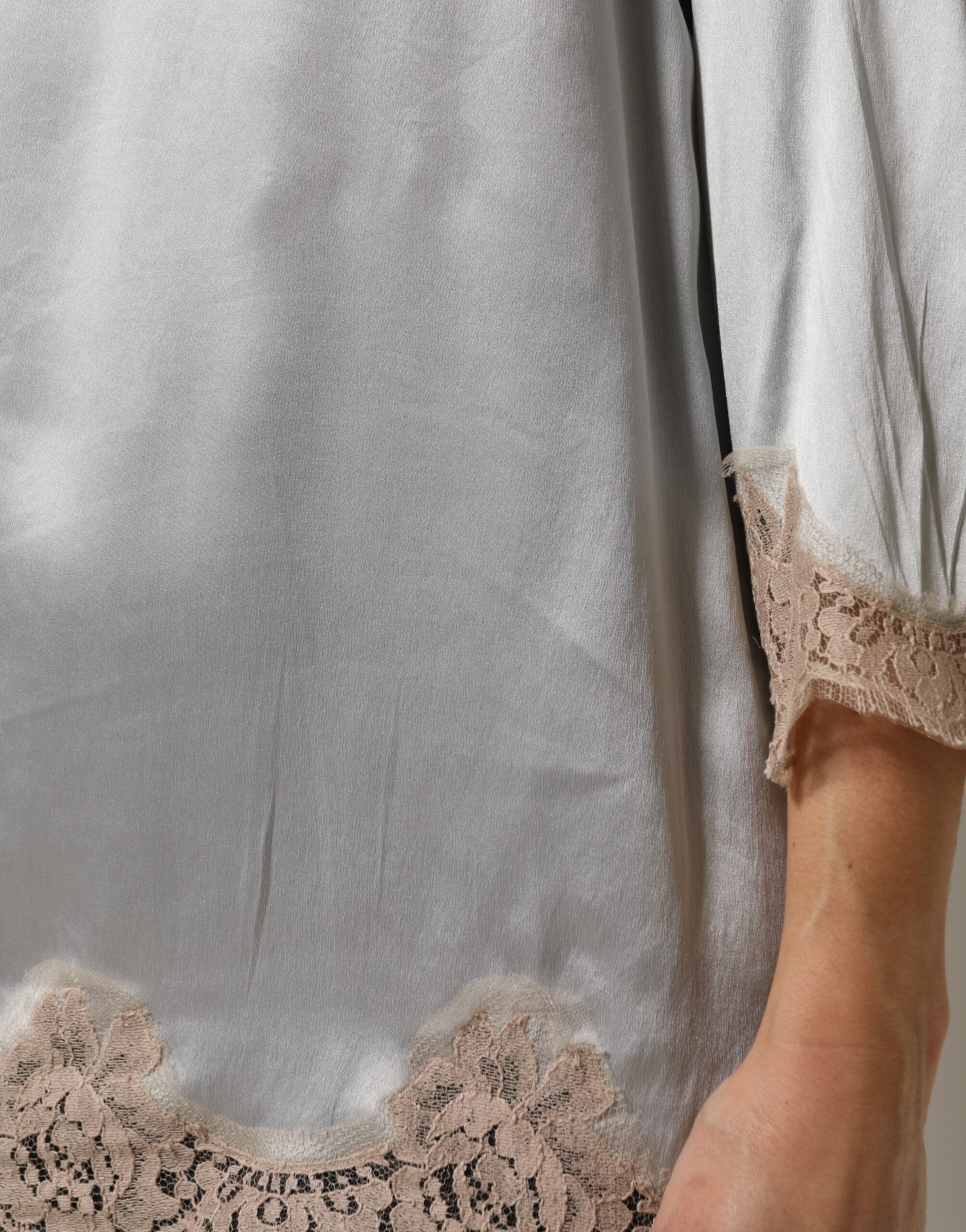 Dolce &amp; Gabbana Grå Siden Satin Blommig Spets Långärmad Topp