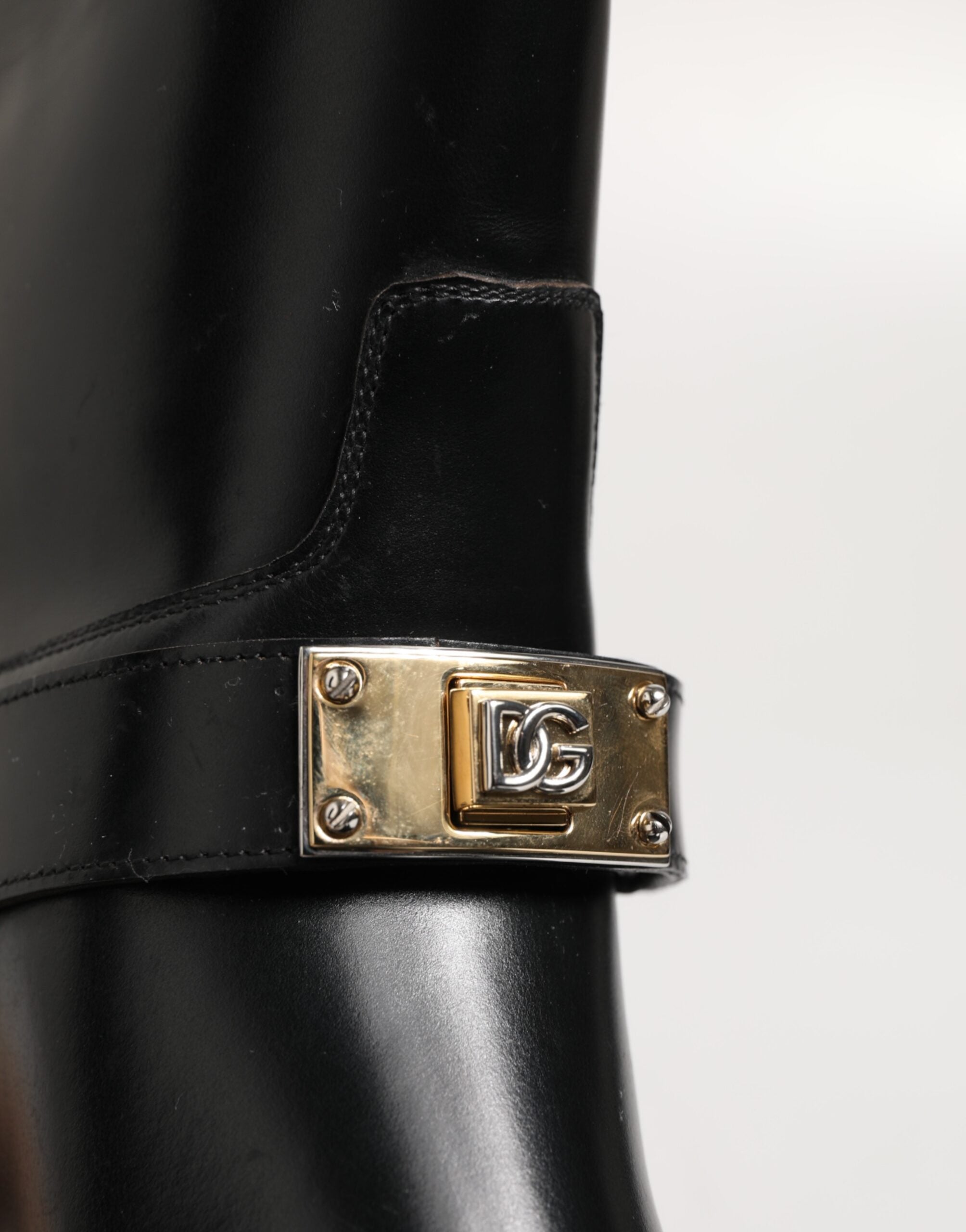 Dolce &amp; Gabbana Svarta Logotypplack Över Vaden Stövlar Skor