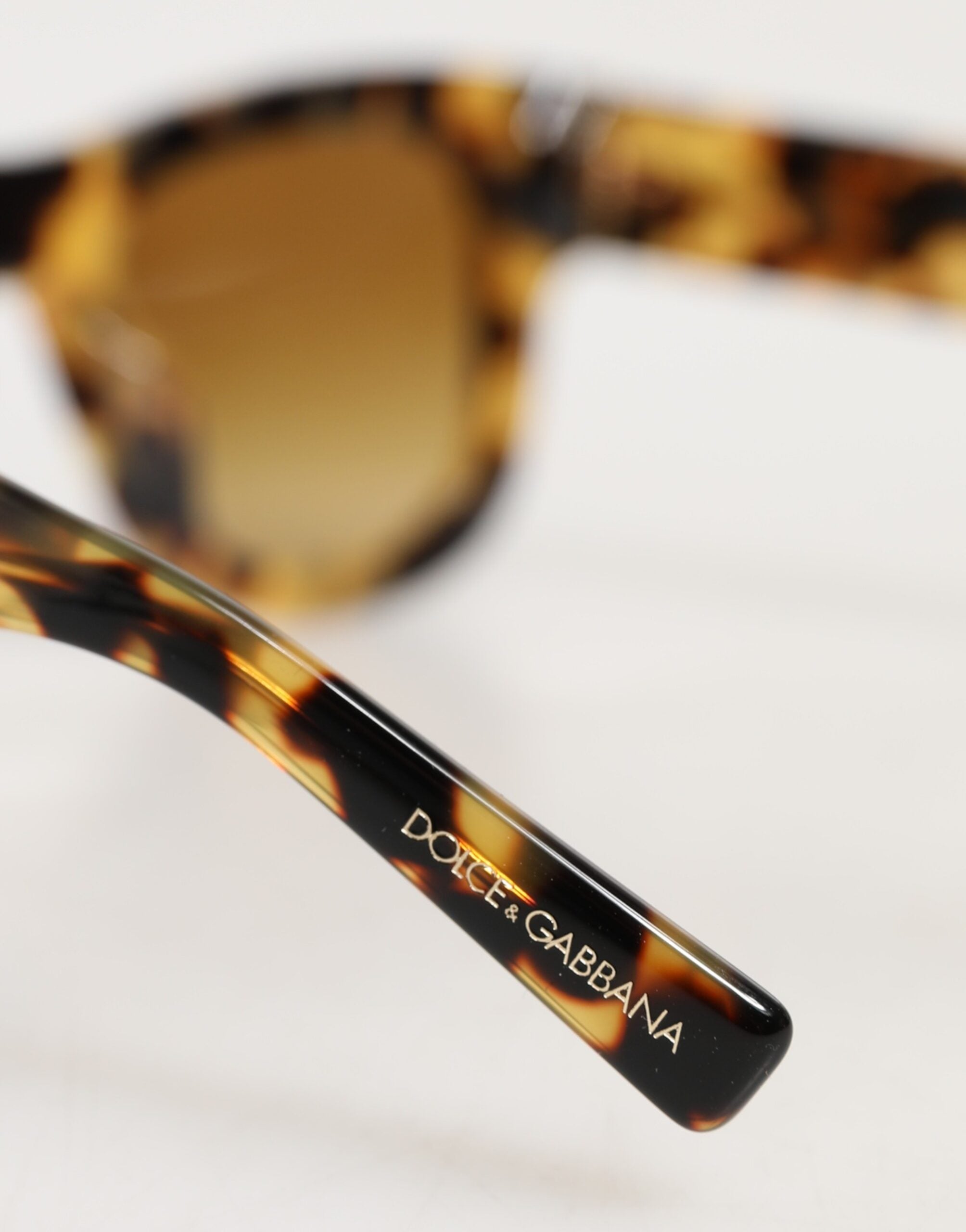 Dolce & Gabbana DG4379F Hvide Skildpaddeskjold Gradueret Acetat Solbriller