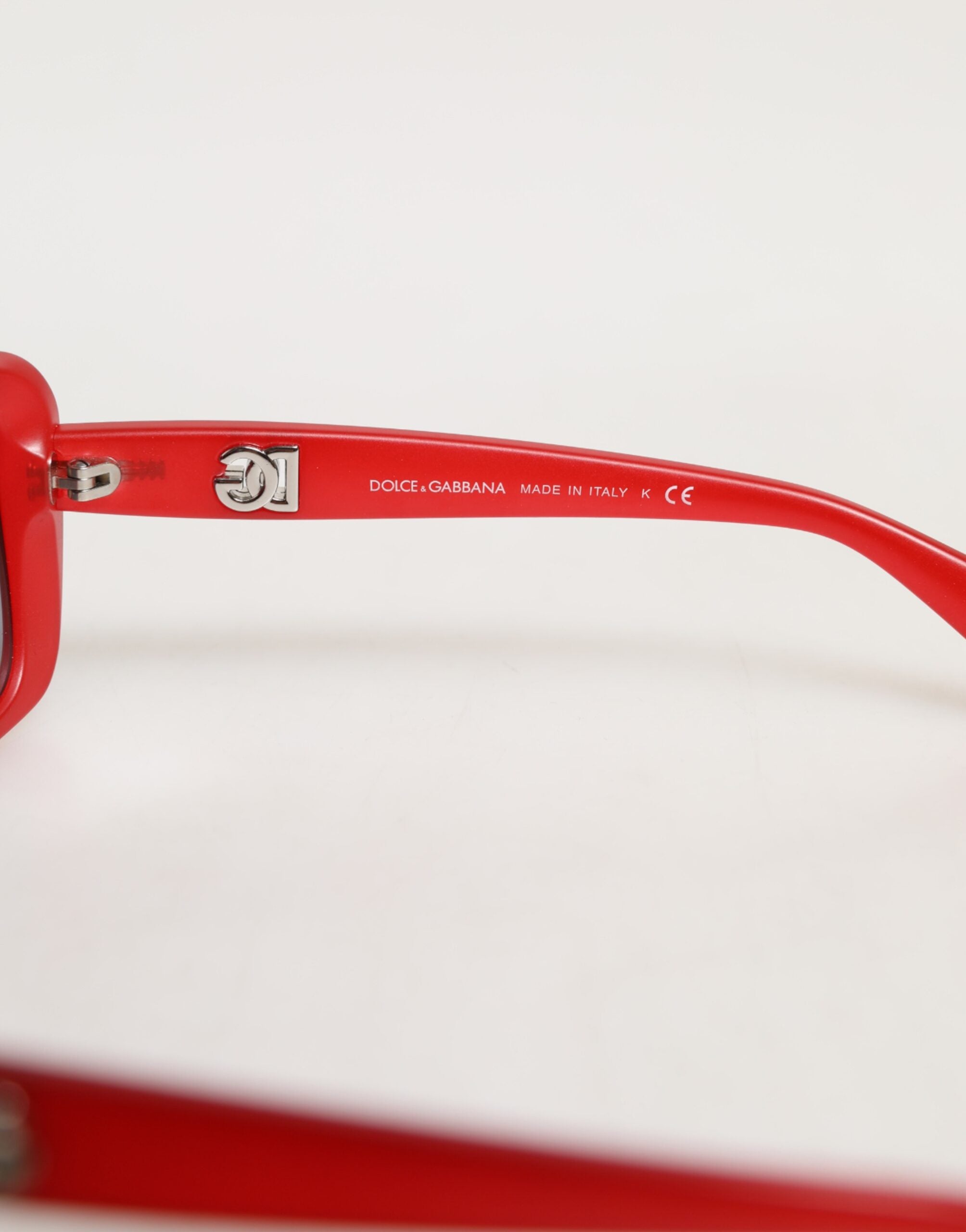 Dolce &amp; Gabbana DG6093 Röda Rektangulära Grå Graderade Glas Solglasögon