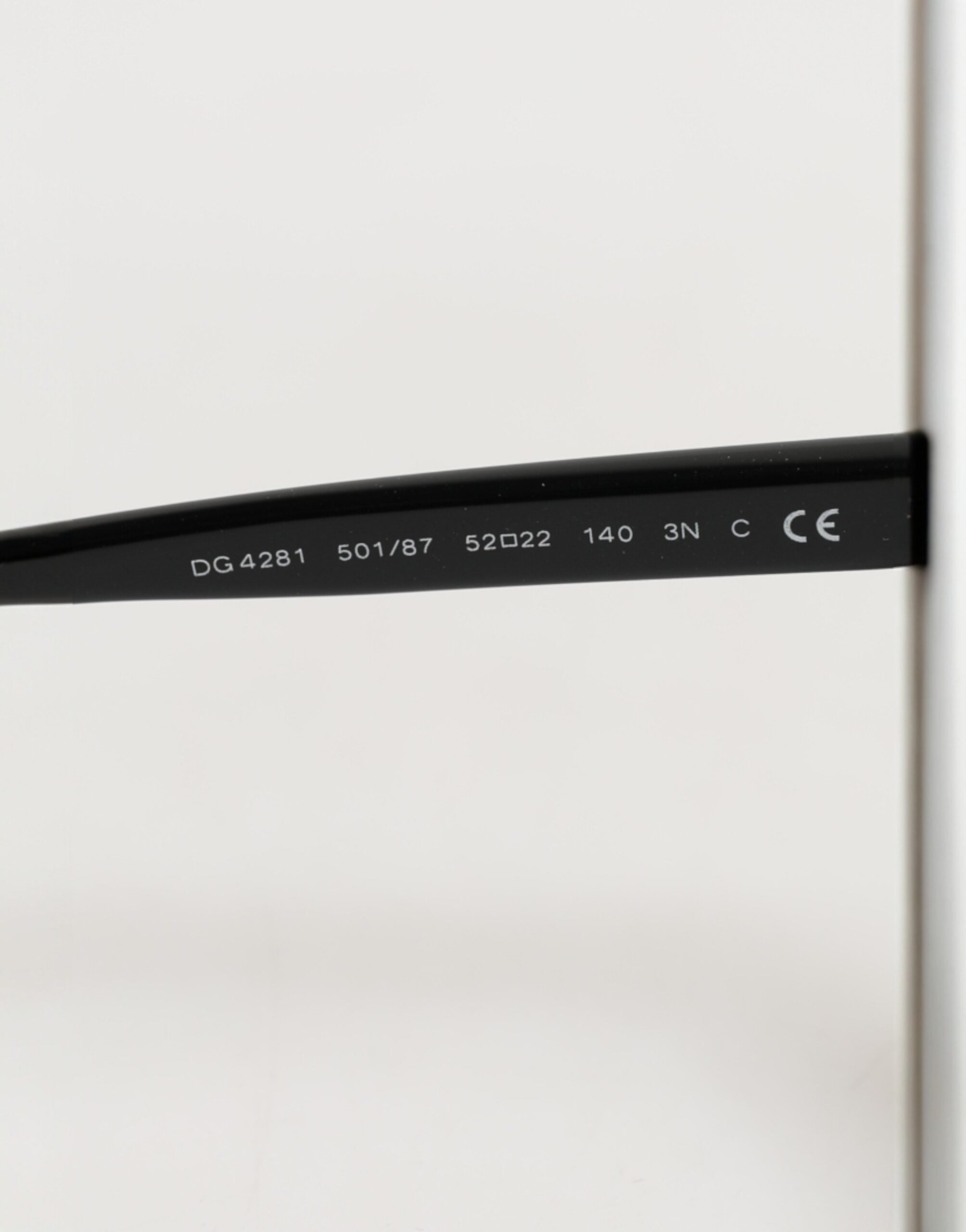 Dolce & Gabbana DG4281 Sorte Runde Solbriller med Fuld Ramme