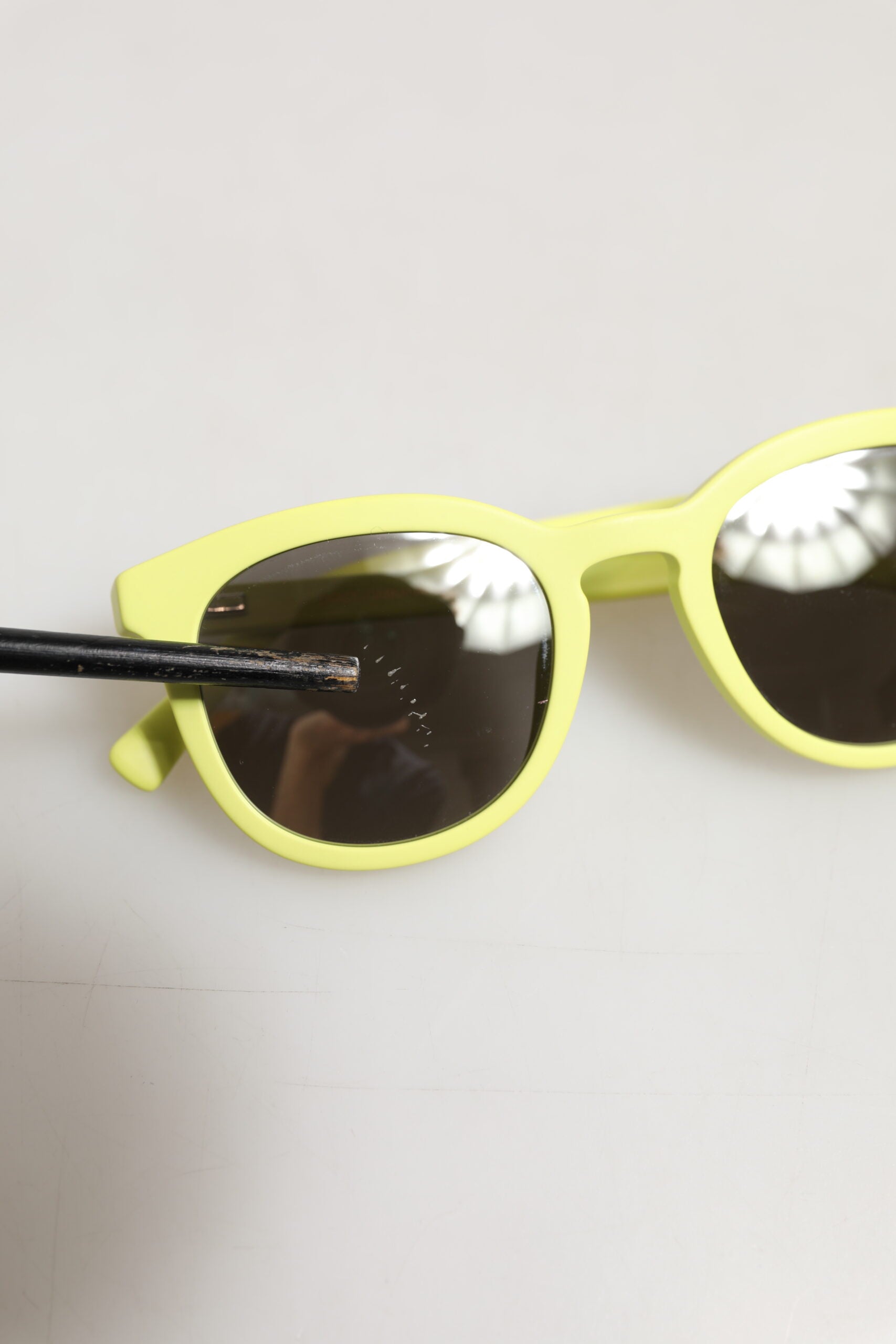 Dolce &amp; Gabbana DG4324 Gule Indrammede Solbriller med Spejlglas