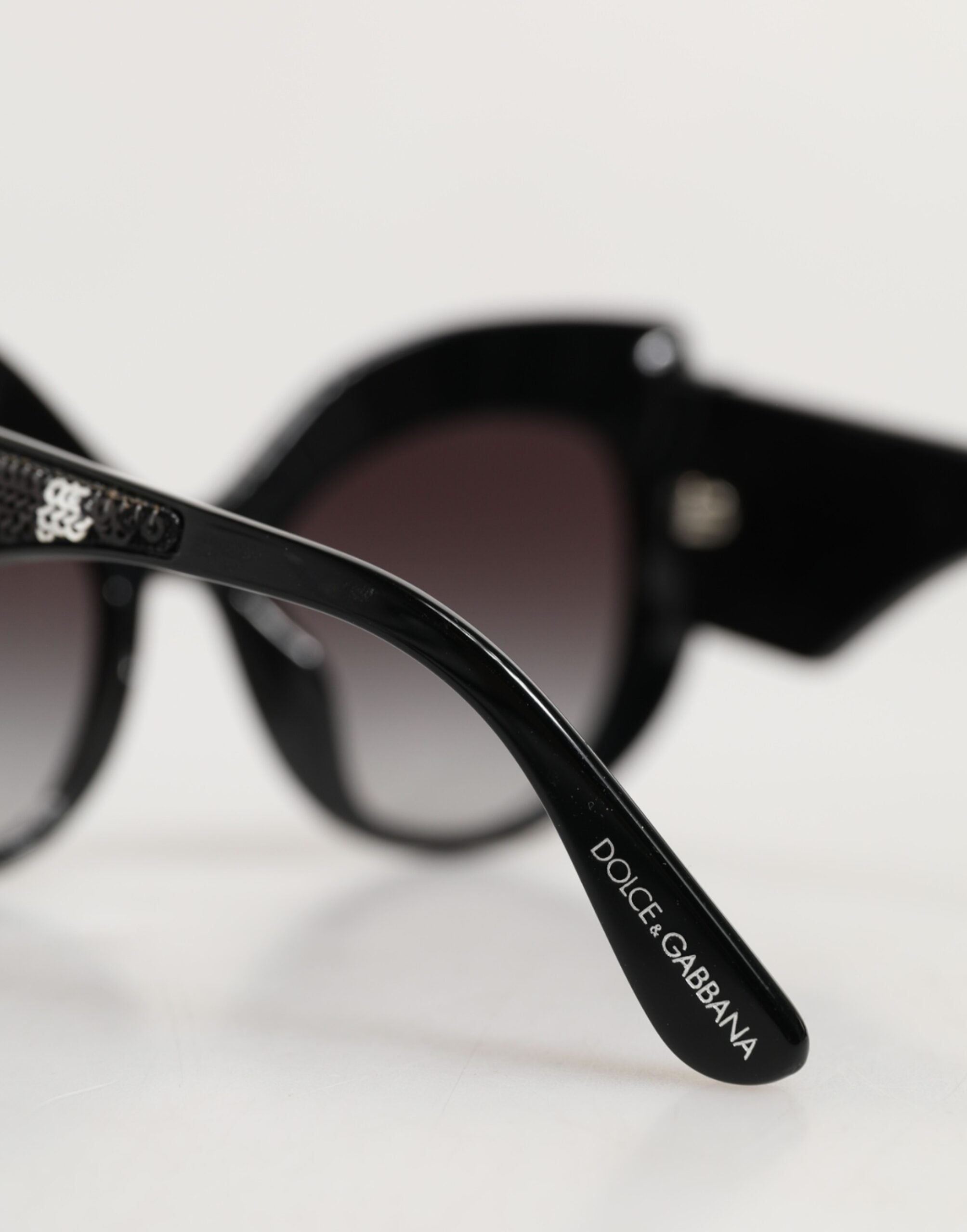 Dolce &amp; Gabbana Sorte Sølvfarvede Pailletter Sommerfugle Polariserede Solbriller