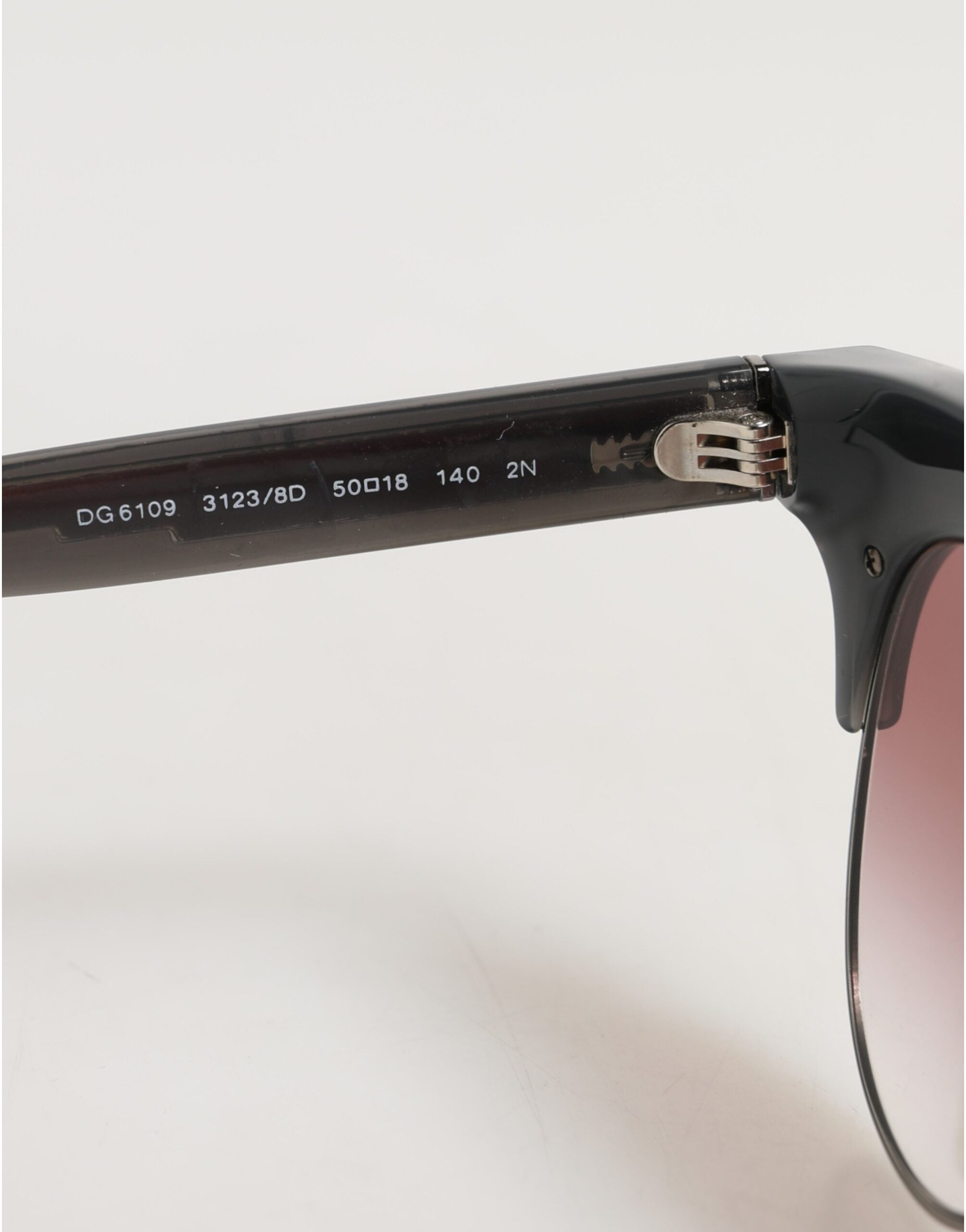 Dolce &amp; Gabbana Sorte Lyserøde Spejlede Cat Eye-solbriller med Pailletter