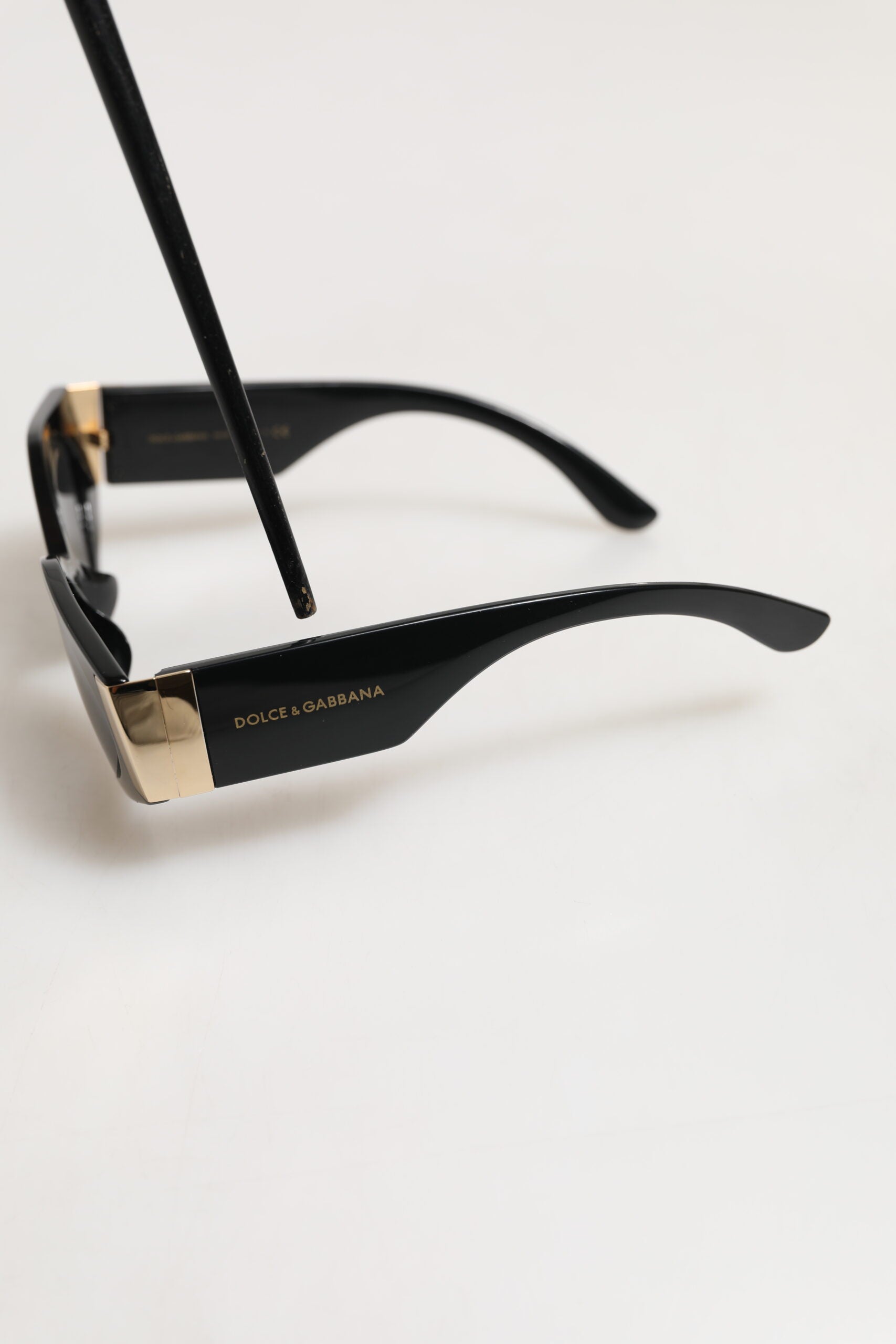 Dolce &amp; Gabbana DG4396 Grå Gradient Sorte Solbriller med Uregelmæssigt Stel
