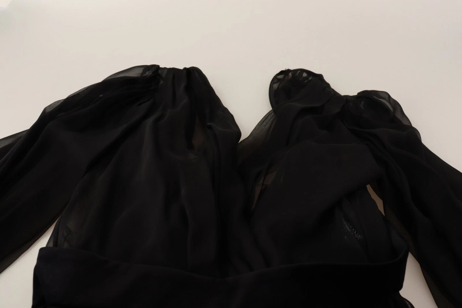 Dolce & Gabbana Sort Silke Tyl Langærmet Kjole med V-hals