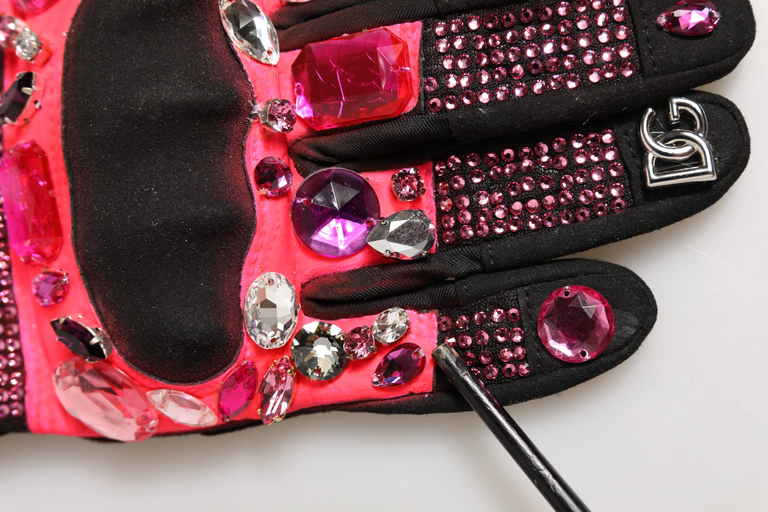 Dolce &amp; Gabbana Sorte Pink Krystal Vanter Håndledslange