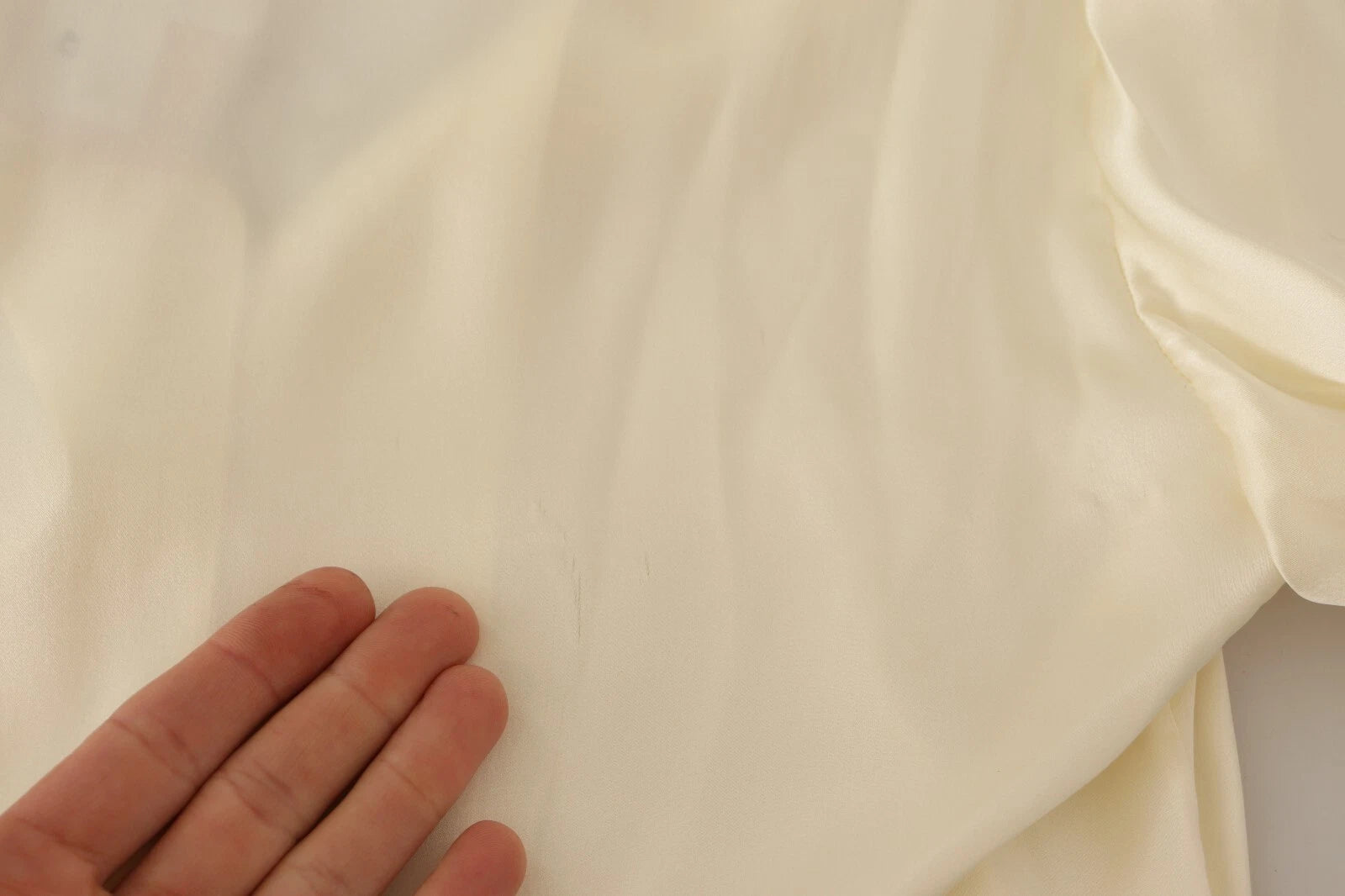 L'Autre Chose Blouse Off White Silk Short Sleeves V-neck Top