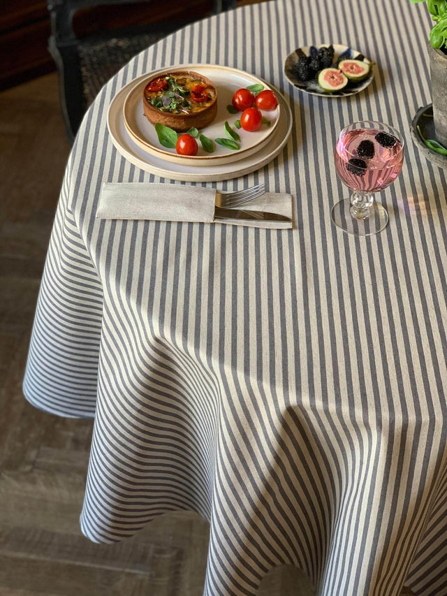 Hortensias Home Round Tablecloth, Recycled Fabric – Nord 1, Made in Europe, Nordic Design with Blue Lines, Available in Multiple Sizes - Hilstor