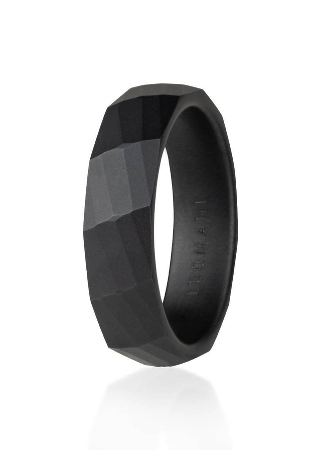 Ring Sir for Men – Black Ceramic Ring with Faceted Pattern – Stylish and Durable Fashion Accessory, Made in Europe - Hilstor