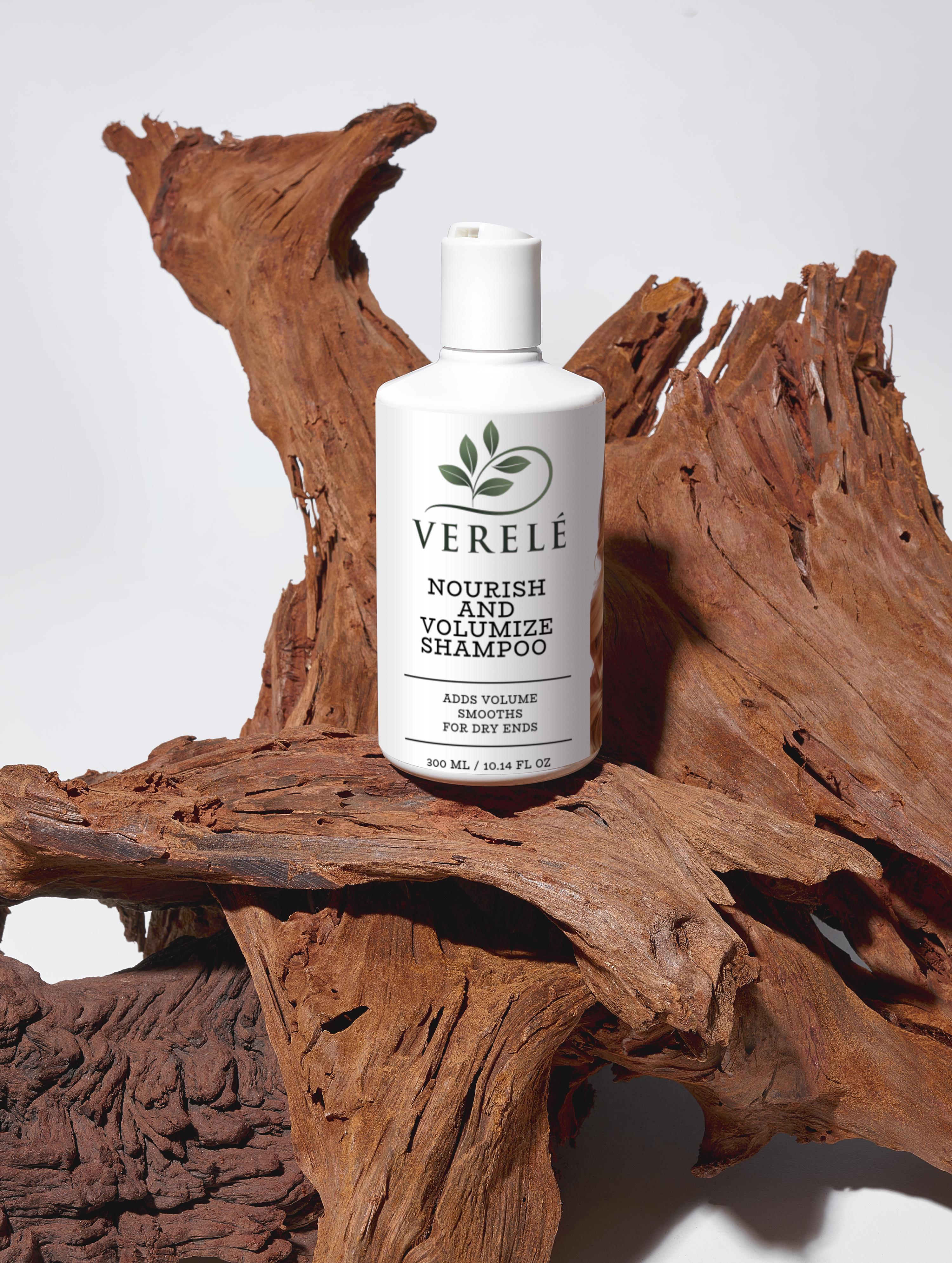 Giv shampoo næring og volumen med organisk betain og hvedeprotein – tilføjer volumen og blødhed – COSMOS NATURAL-certificeret, fremstillet i Europa af Verelé, 300 ml / 10,14 fl oz