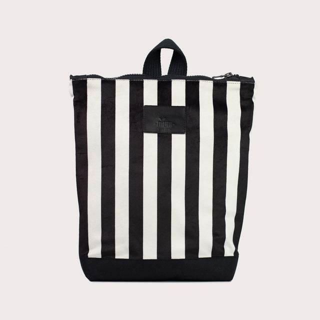 Kids Striped Backpack – Black and White for Stylish Outdoor Fun – Made in Europe - Hilstor