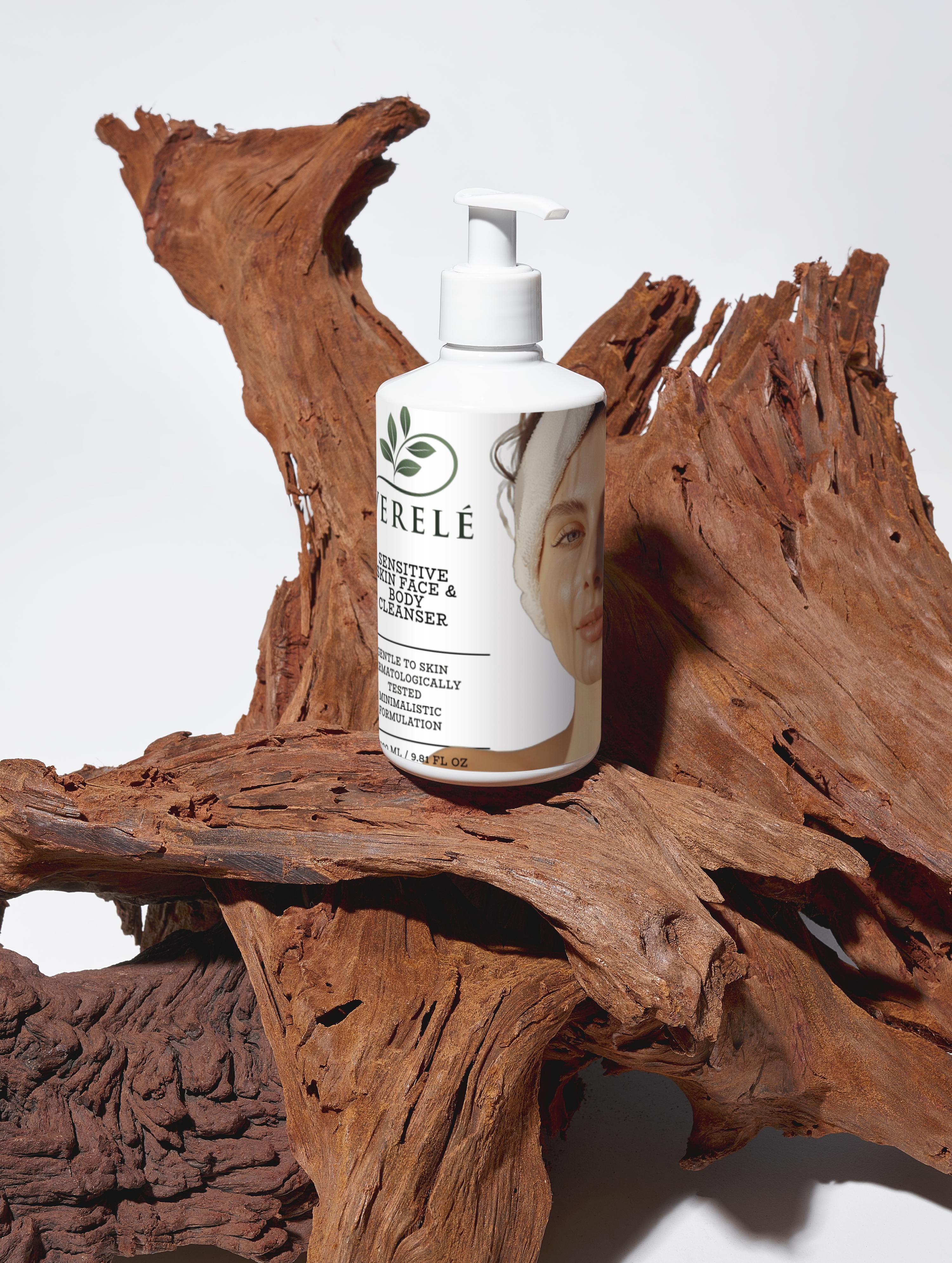 Sensitiv hud ansigts- og kropsrens med økologisk lind, jasmin og blommeekstrakt – blid og dermatologisk testet – COSMOS NATURAL-certificeret, fremstillet i Europa af Verelé, 290 ml / 9,81 fl oz