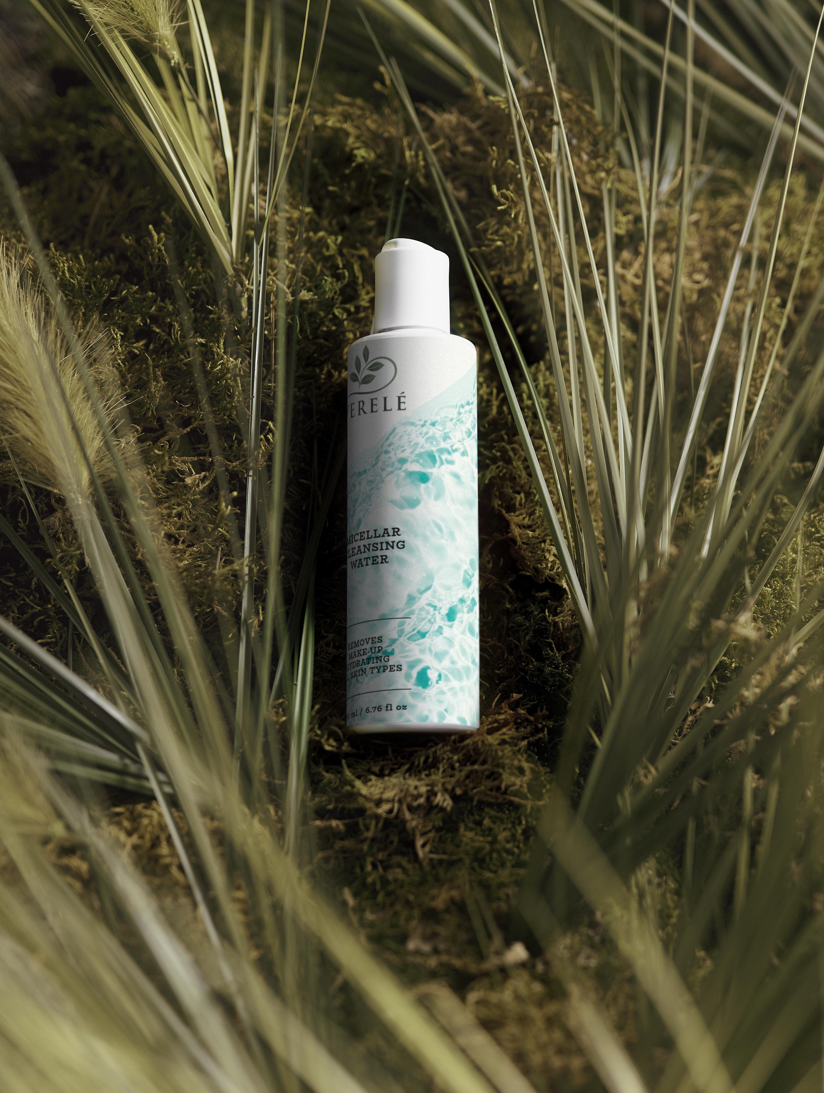 Fugtgivende micellarrens – Fjerner makeup og urenheder – COSMOS ORGANIC-certificeret, fremstillet i Europa af Verelé, 200 ml / 6,76 fl oz